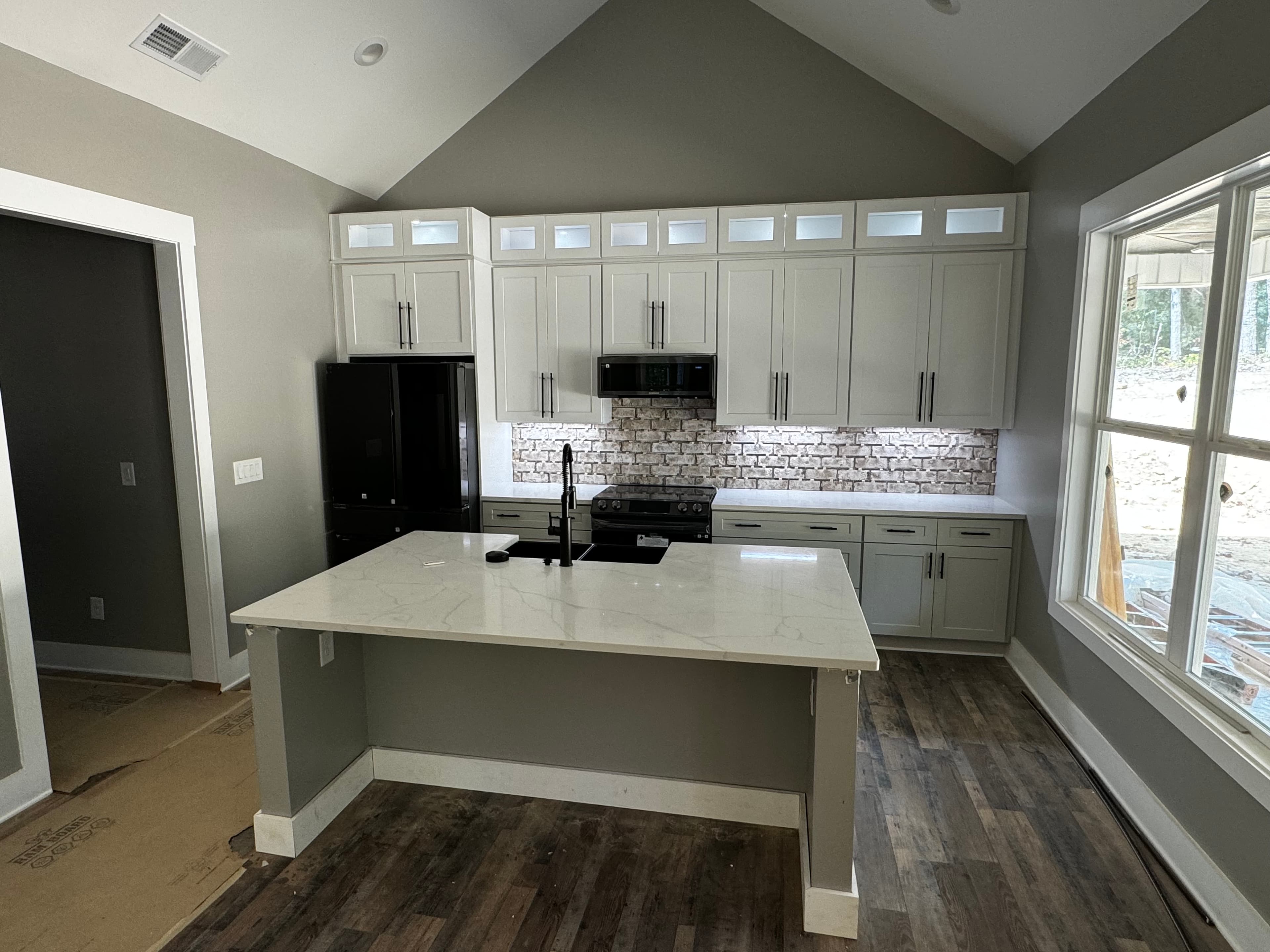 Modern kitchen installation